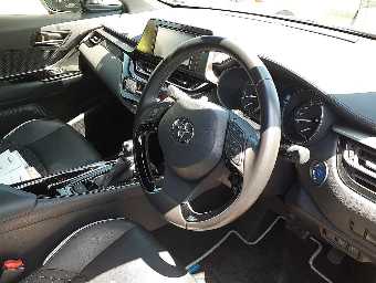 TOYOTA C-HR 2019 Image 9