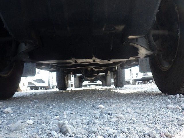 MITSUBISHI PAJERO 1989 Image 21