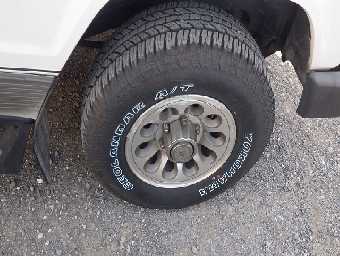 MITSUBISHI PAJERO 1989 Image 17