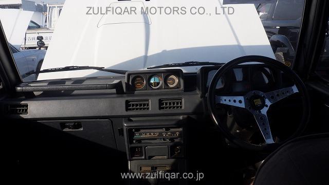 MITSUBISHI PAJERO 1989 Image 6