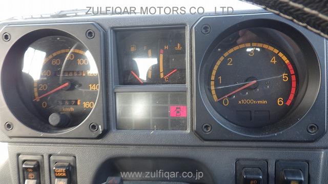 MITSUBISHI PAJERO 1989 Image 7