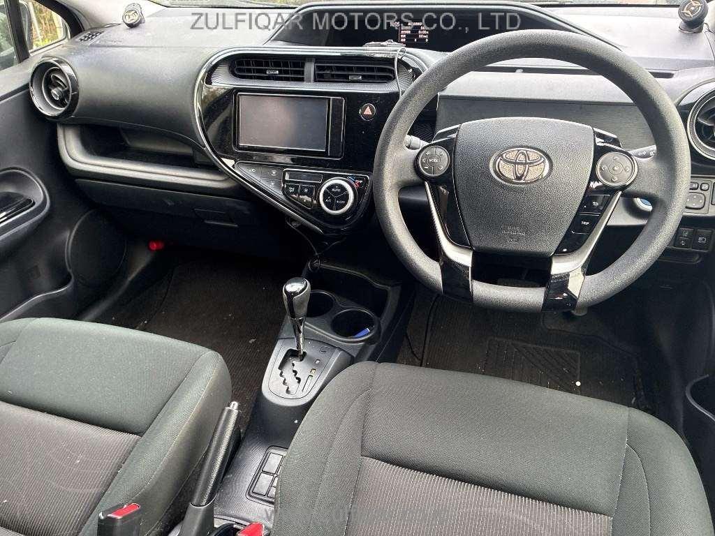 TOYOTA AQUA 2018 Image 6