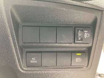 TOYOTA YARIS 2023 Image 6