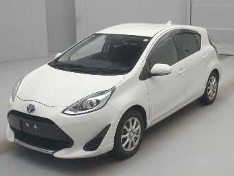 TOYOTA AQUA 2020 Image 1