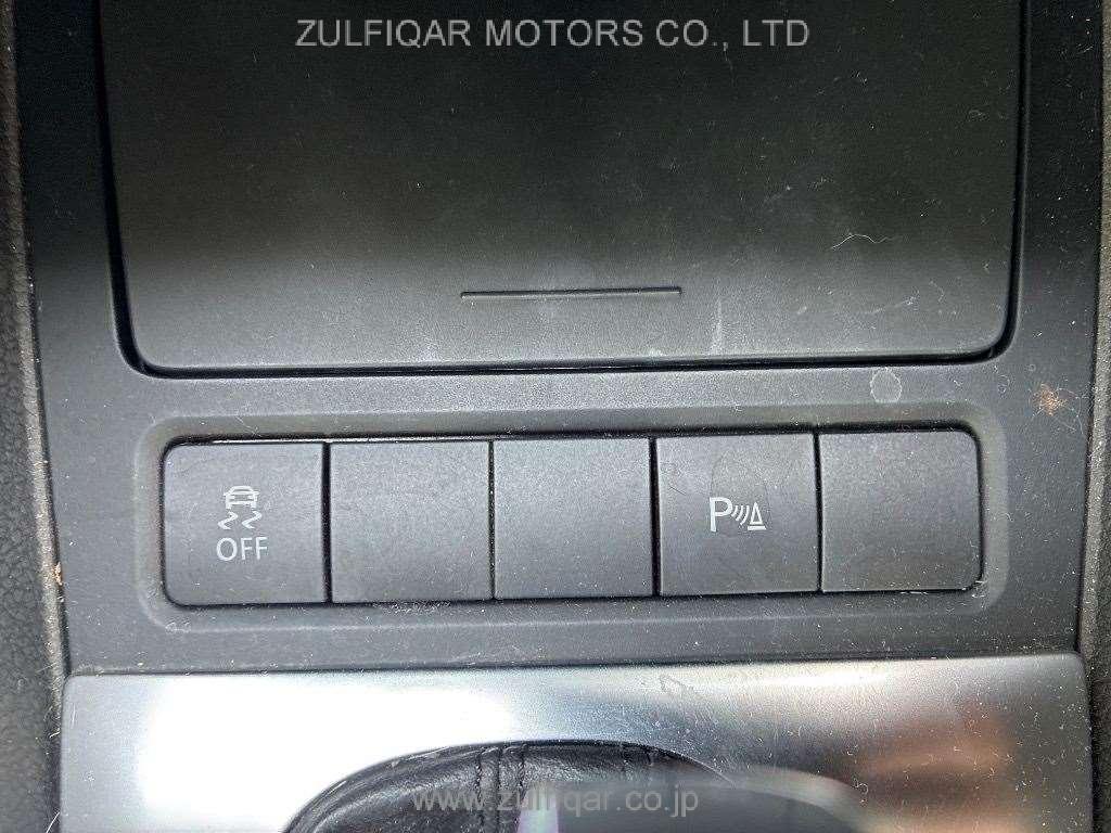 VOLKSWAGEN GOLF 2011 Image 8