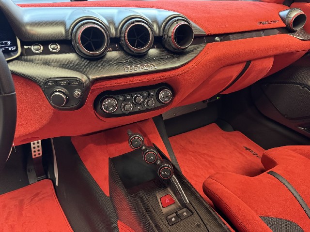 FERRARI F12tdf 2017 Image 56