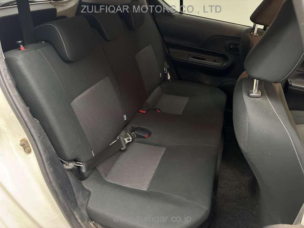 TOYOTA AQUA 2021 Image 8