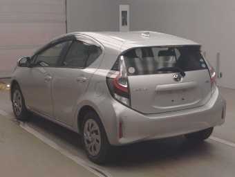 TOYOTA AQUA 2021 Image 4