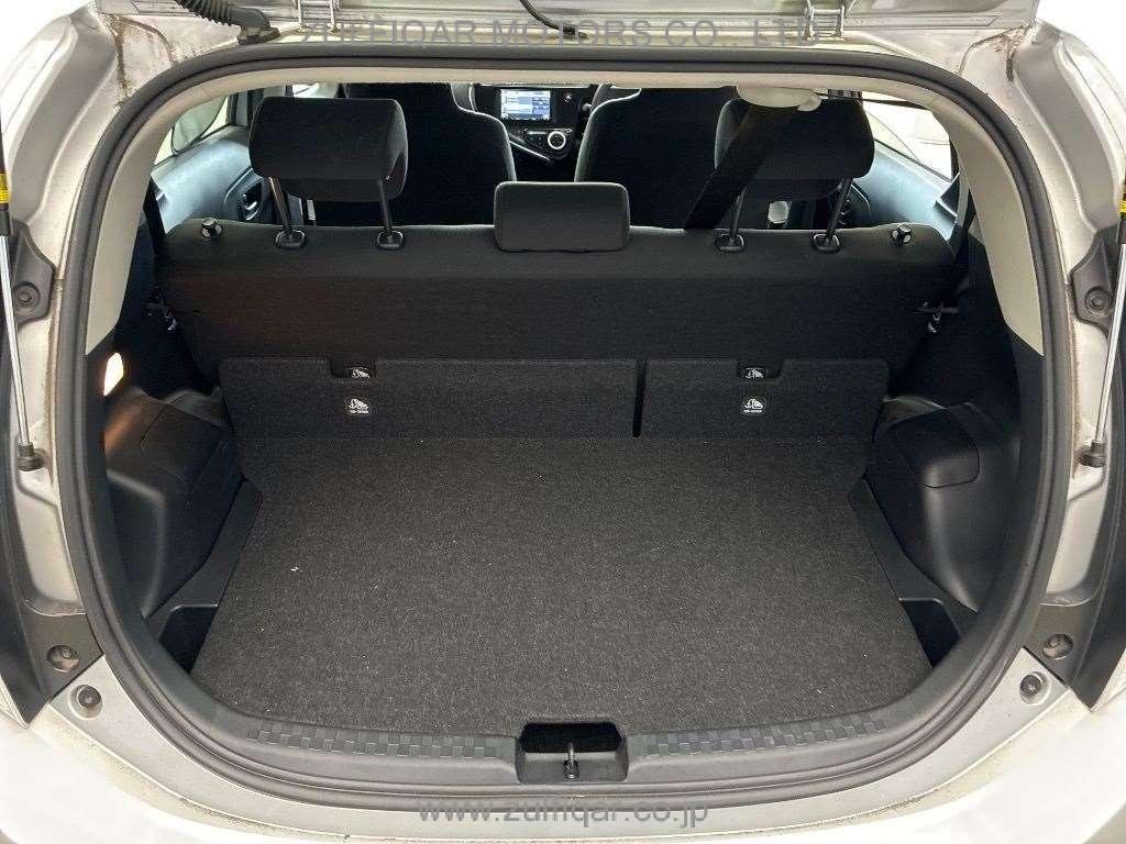 TOYOTA AQUA 2021 Image 9