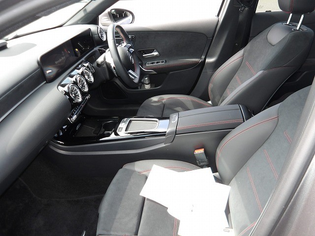 MERCEDES BENZ A CLASS 2023 Image 24