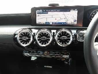 MERCEDES BENZ A CLASS 2023 Image 9