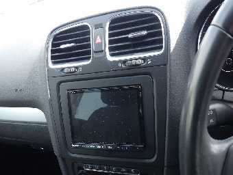 VOLKSWAGEN GOLF 2012 Image 7