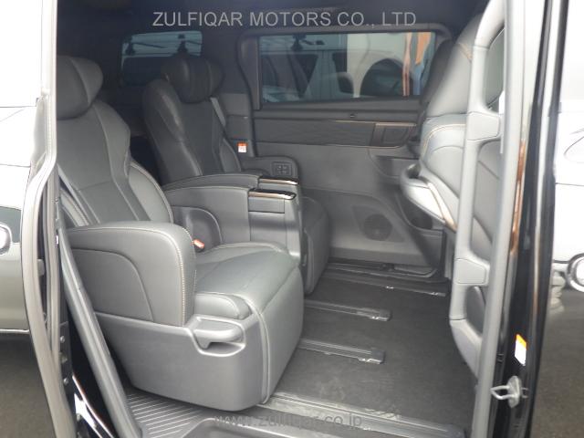 TOYOTA ALPHARD 2024 Image 8