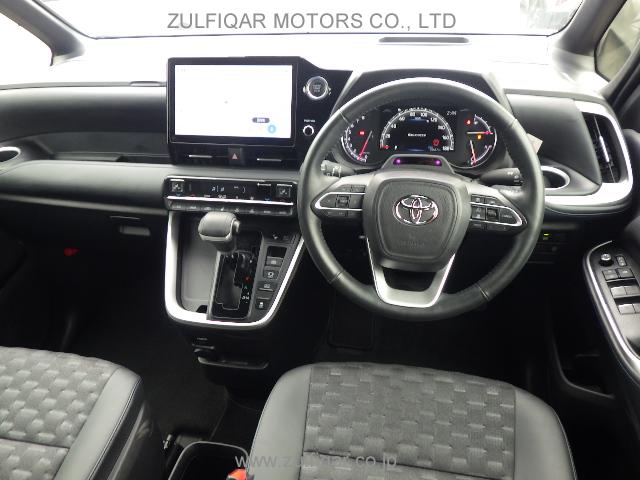 TOYOTA VOXY 2023 Image 5