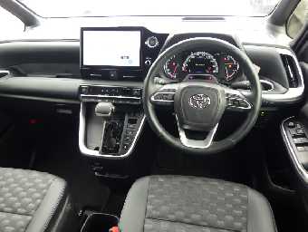 TOYOTA VOXY 2023 Image 5