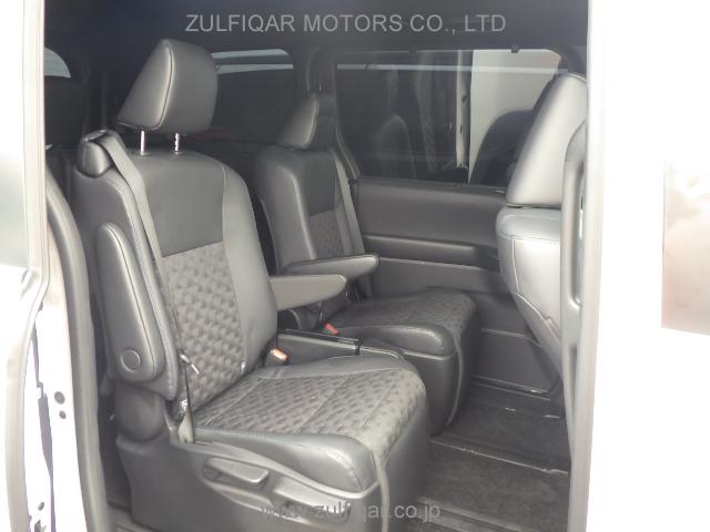 TOYOTA VOXY 2023 Image 8