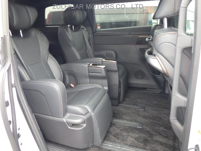 TOYOTA VELLFIRE 2023 Image 8