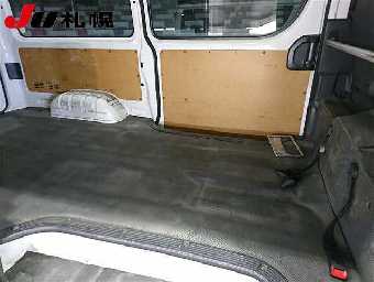 TOYOTA HIACE 2016 Image 9