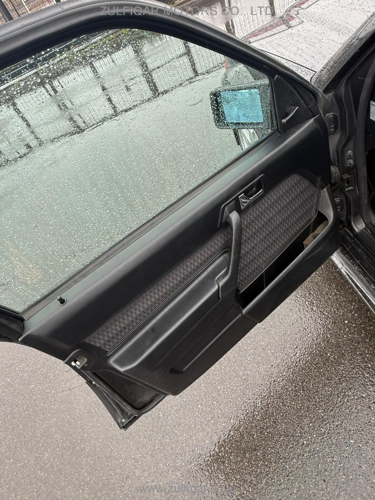 MERCEDES BENZ 190 CLASS 1991 Image 7