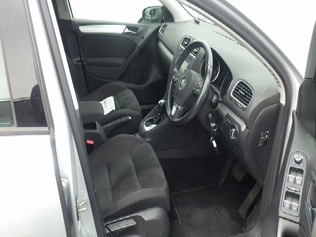VOLKSWAGEN GOLF 2012 Image 22