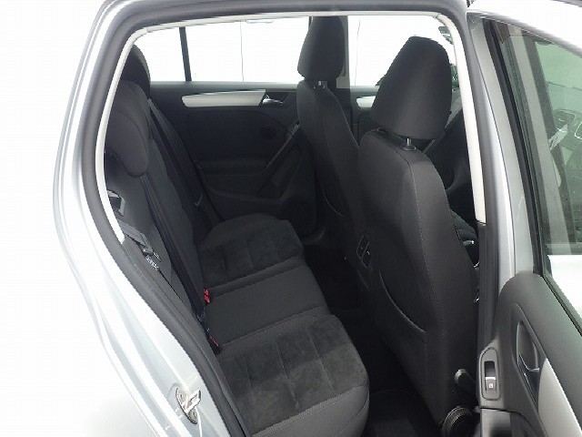 VOLKSWAGEN GOLF 2012 Image 23