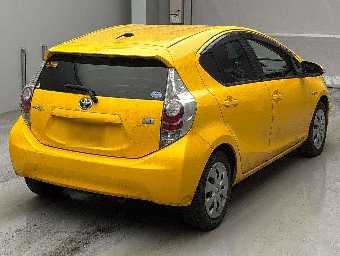 TOYOTA AQUA 2013 Image 2