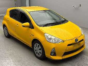 TOYOTA AQUA 2013 Image 3