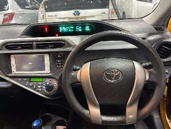 TOYOTA AQUA 2013 Image 9