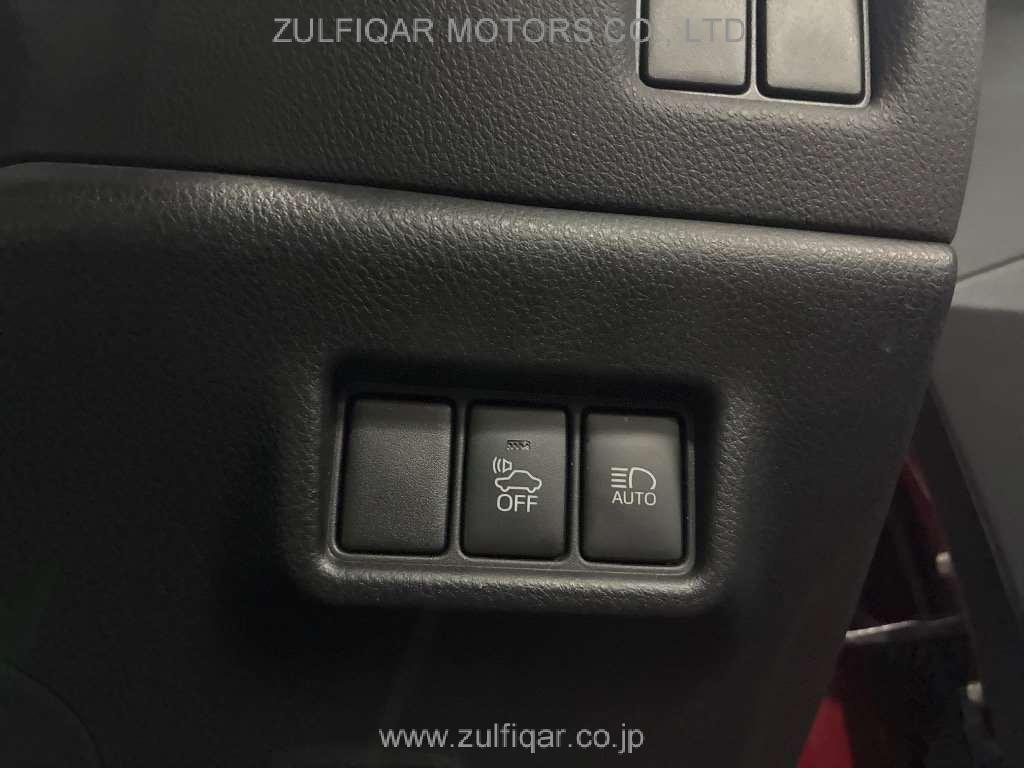 TOYOTA C-HR 2018 Image 12