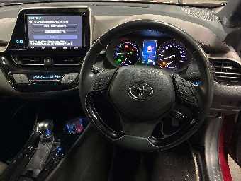 TOYOTA C-HR 2018 Image 9