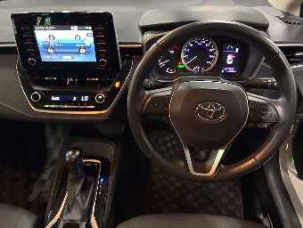 TOYOTA COROLLA TOURING 2020 Image 9