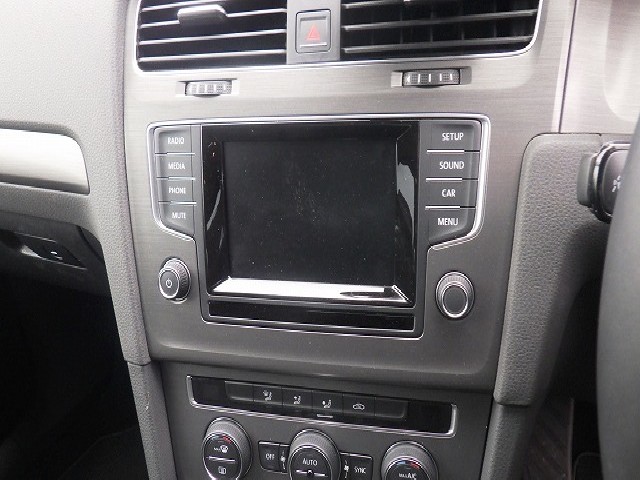 VOLKSWAGEN GOLF 2013 Image 26
