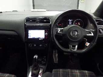VOLKSWAGEN POLO 2013 Image 4