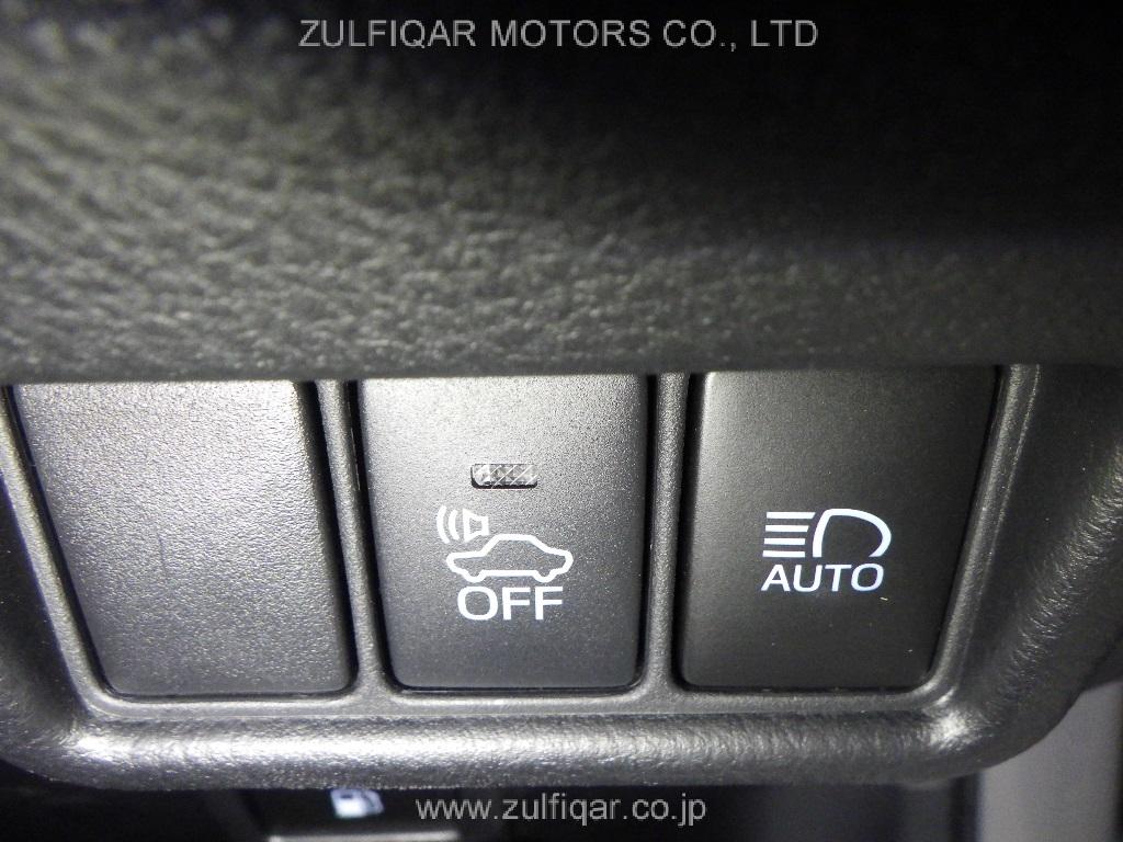 TOYOTA C-HR 2018 Image 11