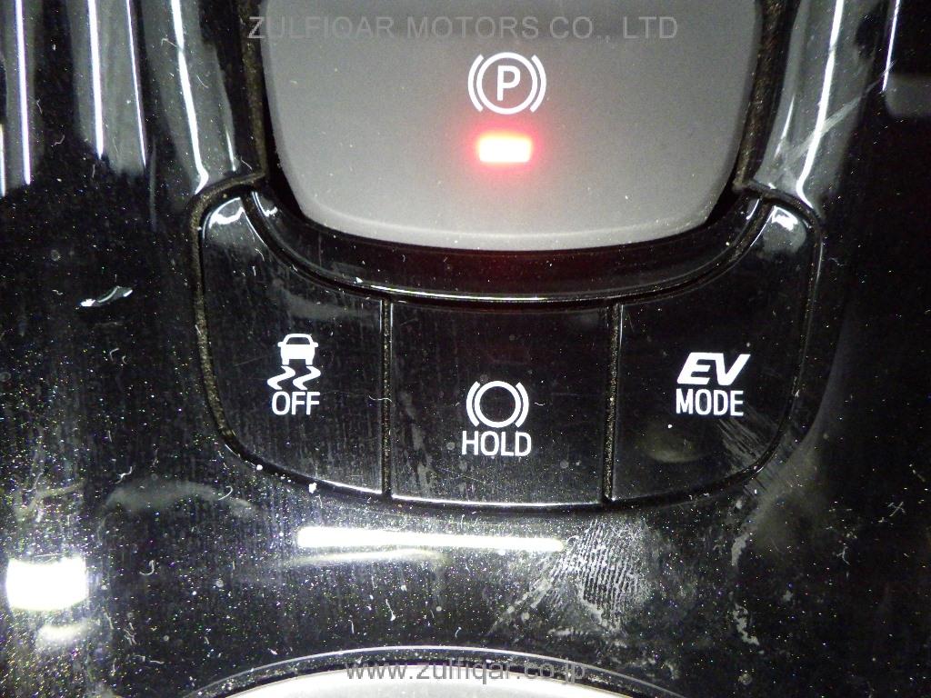 TOYOTA C-HR 2018 Image 9