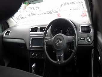VOLKSWAGEN POLO 2013 Image 5