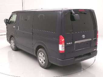 TOYOTA HIACE VAN 2022 Image 4