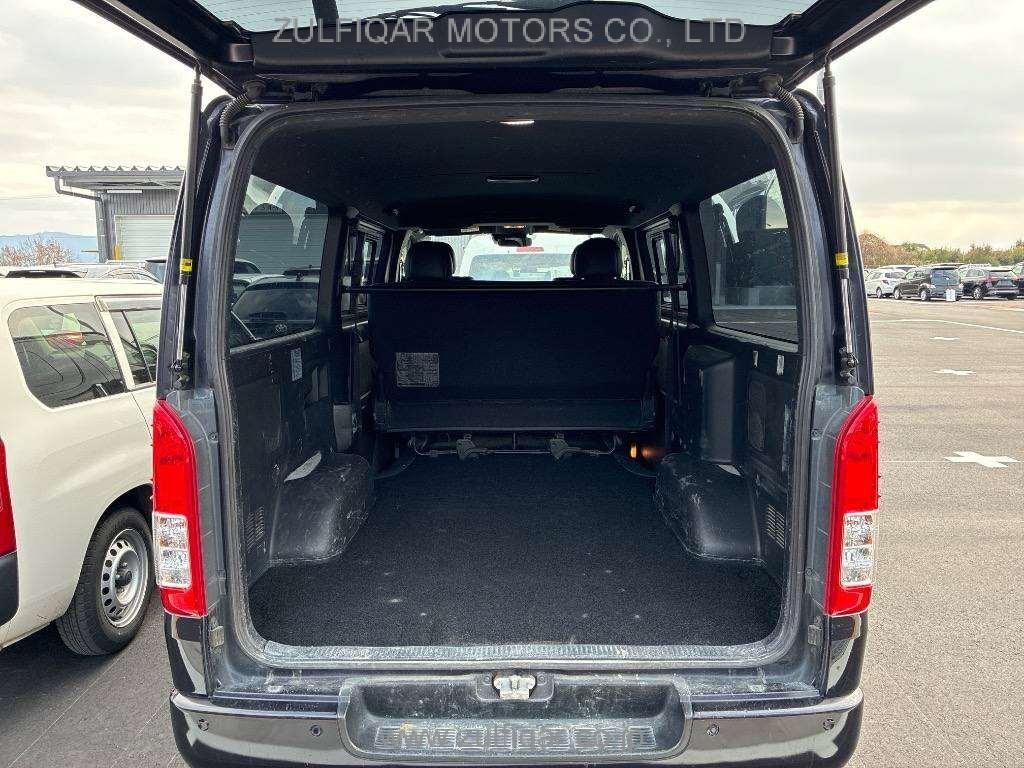 TOYOTA HIACE VAN 2022 Image 9