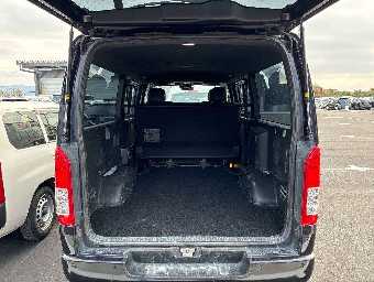 TOYOTA HIACE VAN 2022 Image 9