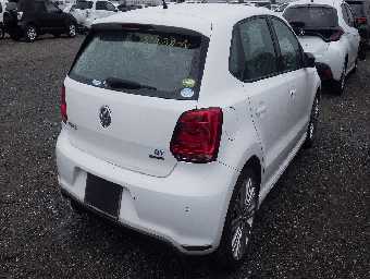 VOLKSWAGEN POLO 2013 Image 4
