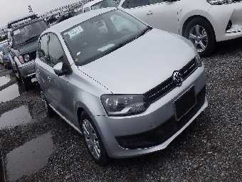 VOLKSWAGEN POLO 2012 Image 2