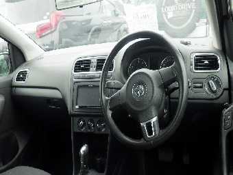 VOLKSWAGEN POLO 2012 Image 5