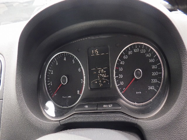 VOLKSWAGEN POLO 2012 Image 21