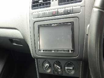 VOLKSWAGEN POLO 2012 Image 7