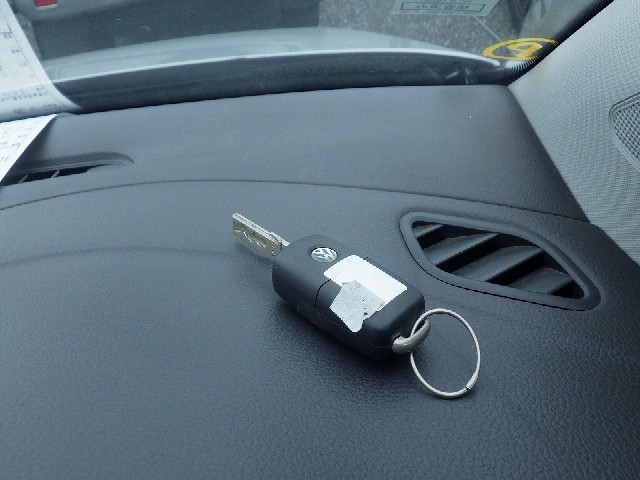 VOLKSWAGEN POLO 2012 Image 23