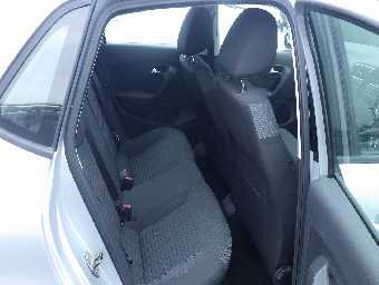 VOLKSWAGEN POLO 2012 Image 11