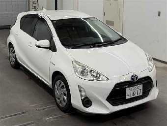 TOYOTA AQUA 2015 Image 1