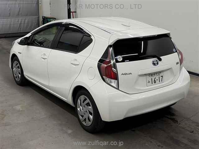 TOYOTA AQUA 2015 Image 2