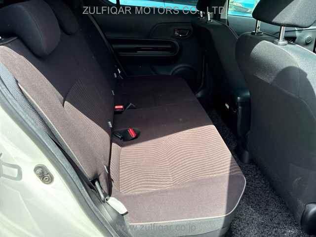 TOYOTA AQUA 2015 Image 8