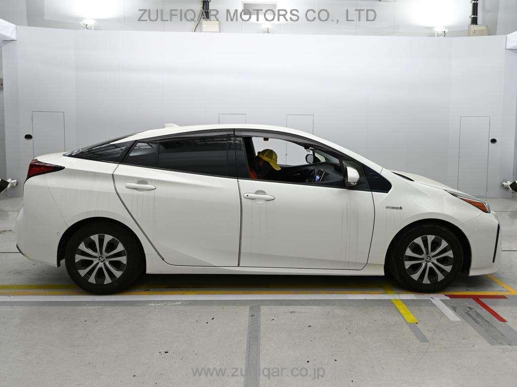 TOYOTA PRIUS 2019 Image 3